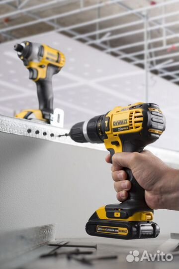 Мастер универсал со своим инструментом