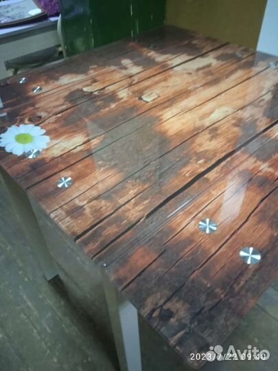 Стол стеклянный