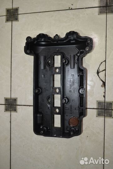 Клапанная крышка Opel Astra H