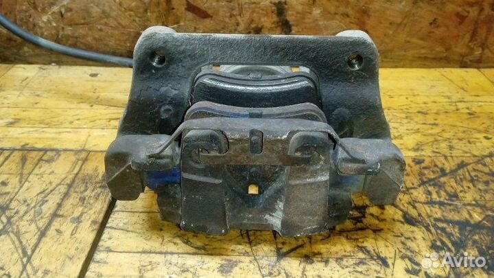 Суппорт передний правый Bmw X3 F25 2.0 2010-2017