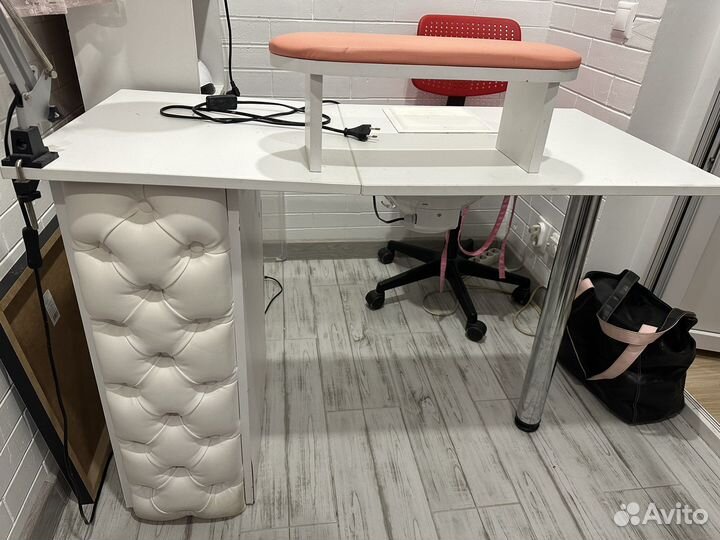 Маникюрный стол складной бу