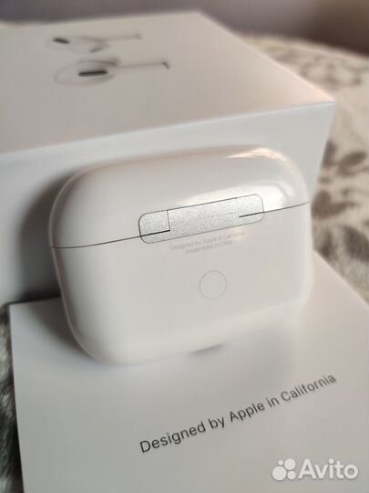 Беспроводные наушники Apple