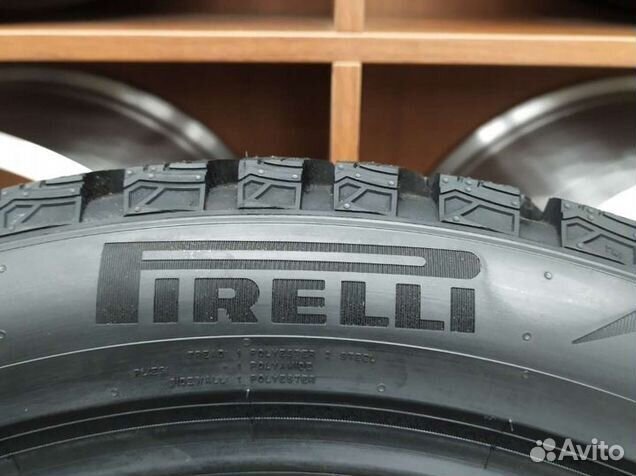 Pirelli Scorpion Ice Zero 2 245/45 R20