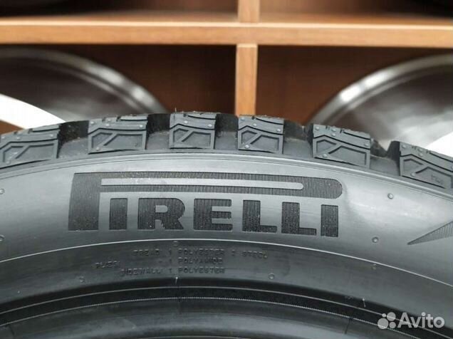 Pirelli Scorpion Ice Zero 2 245/45 R20