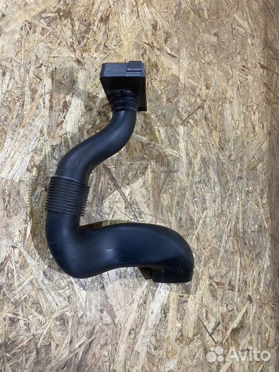 Патрубок воздушного фильтра Skoda Fabia 2 07-15