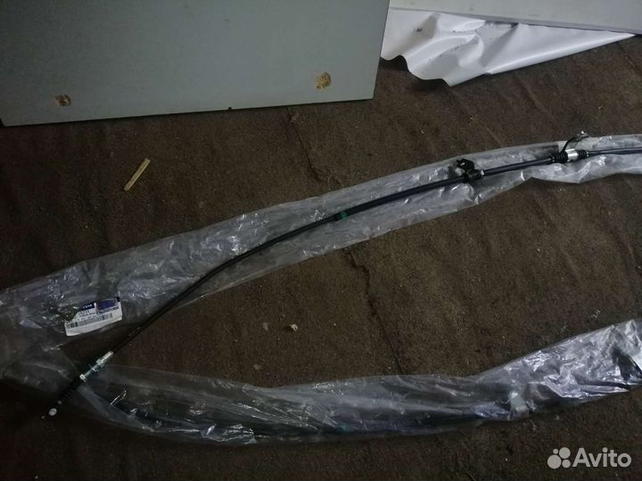 Трос стояночного тормоза Hyundai Starex 01-06