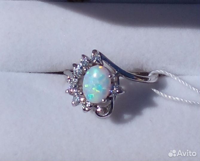 Серебряное кольцо с опалом 925