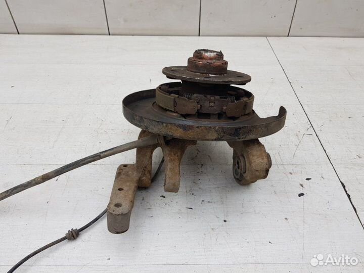 Кулак задний левый Ssang Yong Actyon 2 G20DF 2013