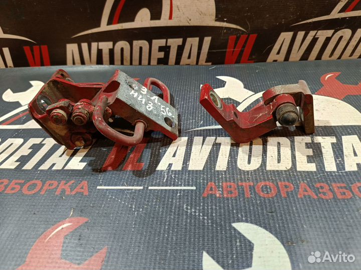 Петли двери задней Skoda Octavia Tour