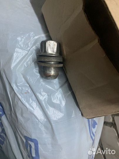 Ступица Land Rover discovery 4 и колёсные гайки