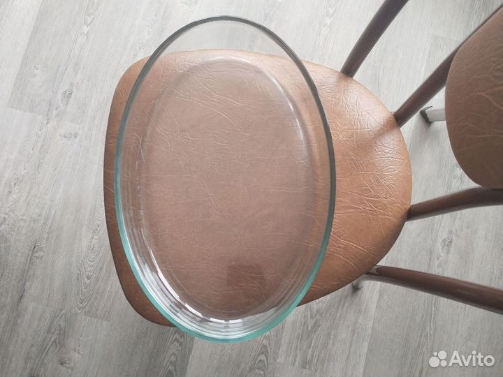 Противень стеклянный,добротный