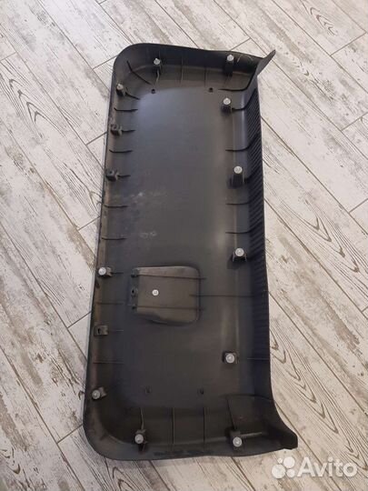 Панель задней крышки багажника mitsubishi colt