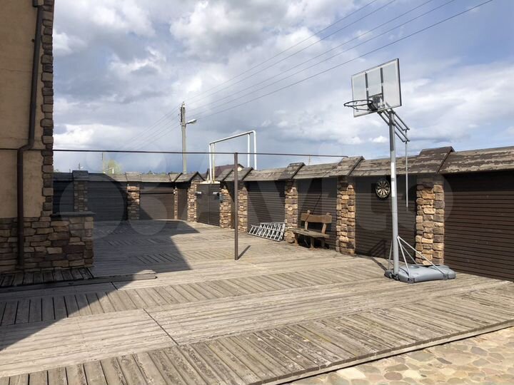 Коттедж 495 м² на участке 48 сот.