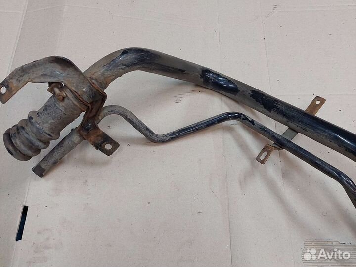 Горловина топливного бака Nissan Primera P11