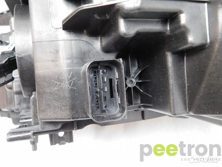 Б/У Б/У Фара правая б/у 63117458884 BMW