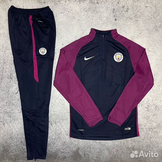 Тренировочный футбольный костюм