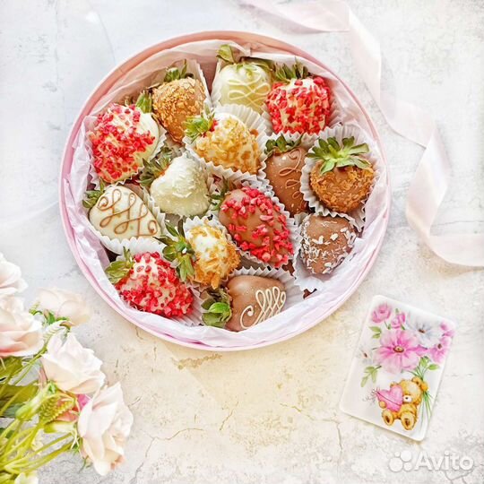 Клубника в шоколаде подарок,букеты,коробочки,боксы
