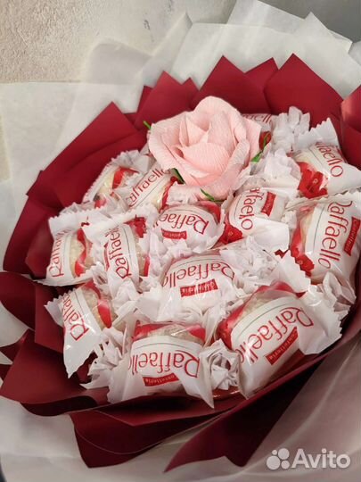 Букет Рафаэлло на выпускной