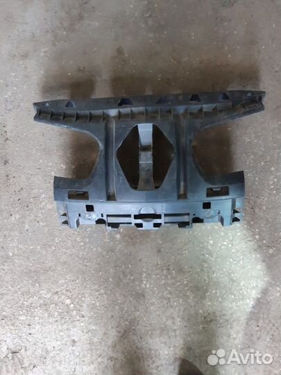 Усилитель бампера Renault Megane 2