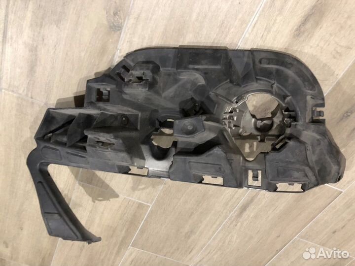 Кронштейн переднего бампера правый BMW X3 F25