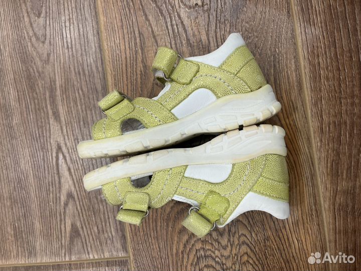 Сандалии для девочки