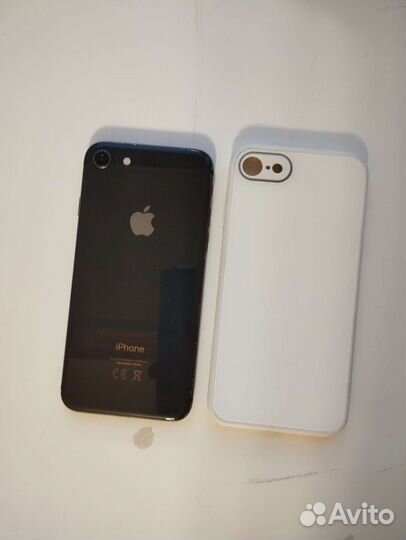 Телефон iPhone 8