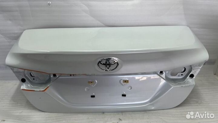 Крышка багажника задняя Toyota Camry V70/V75