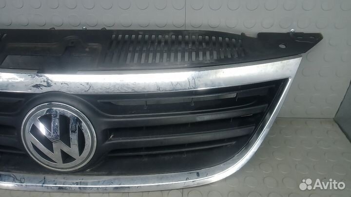 Решетка радиатора Volkswagen Tiguan