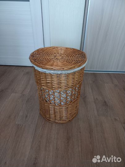 Корзина плетеная с крышкой для белья