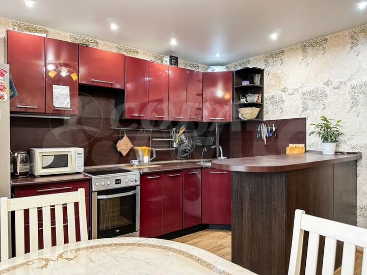 2-к. квартира, 57 м², 1/9 эт.