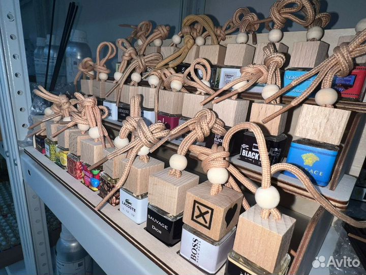 Подвесные ароматизаторы в машину оптом