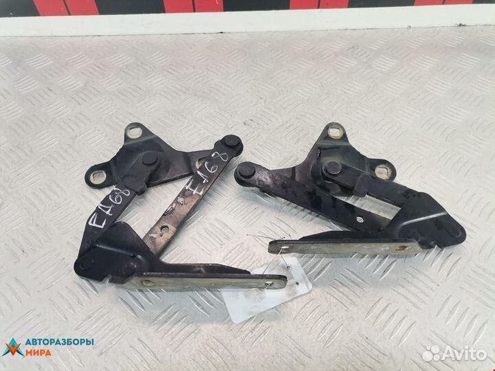 Петля капота Renault Safrane рест. 1997 7700815289