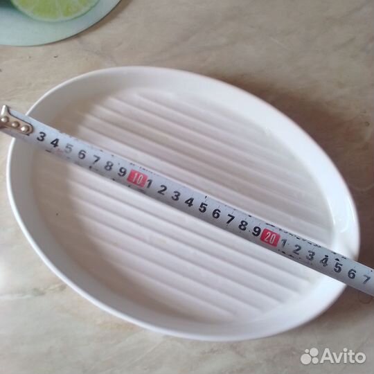 Блюдо большое, контейнер с крышкой