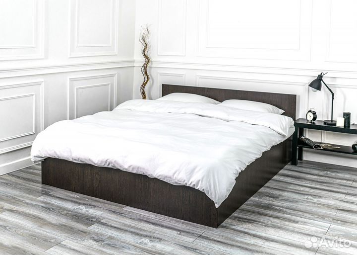 Кровать с матрасом