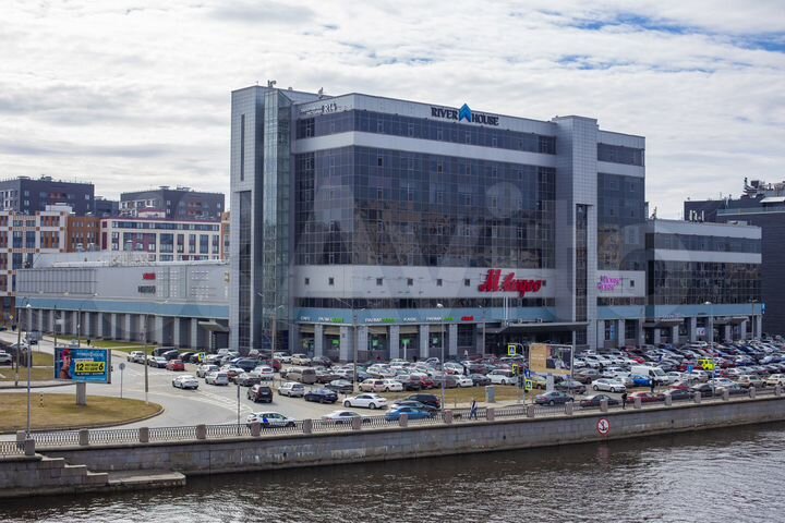 Торговая площадь в ТЦ у входа в гипермаркет 95 м²