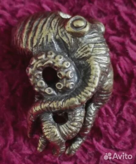 Бусина подвеска на темляк брелок осьминог