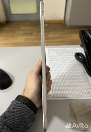 iPad Air (1-го поколения) Silver 128gb wifi+sim