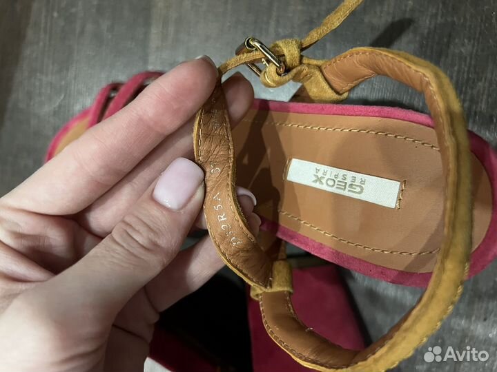 Женские босоножки geox