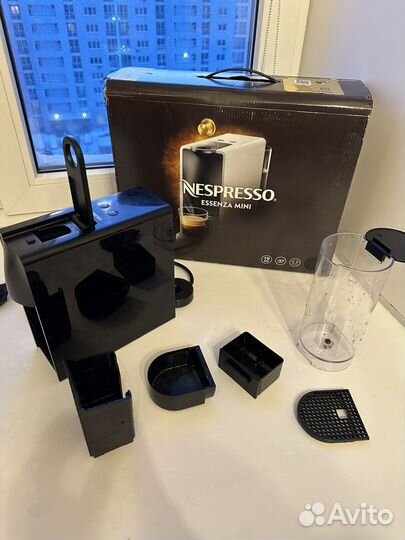 Кофемашина nespresso essenza mini