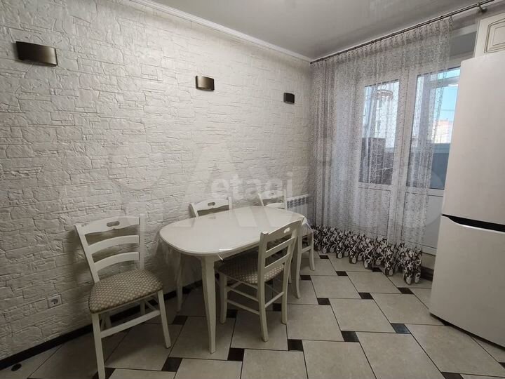 2-к. квартира, 58,5 м², 1/10 эт.