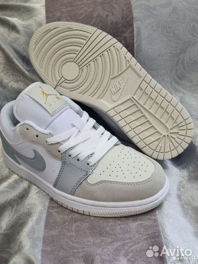 Кроссовки Nike Air Jordan 1 Low Paris р.40