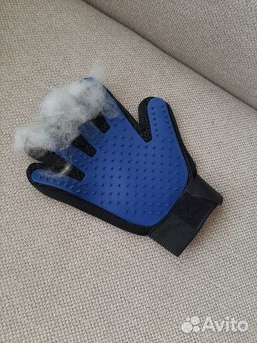 Перчатка для вычесывания шерсти животных