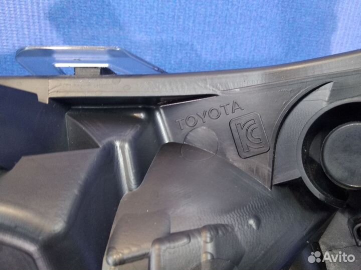 Фара левая Rav4 50