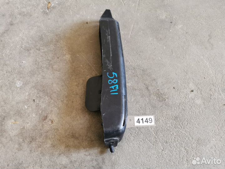 Кронштейн крепления бампера переднего правый