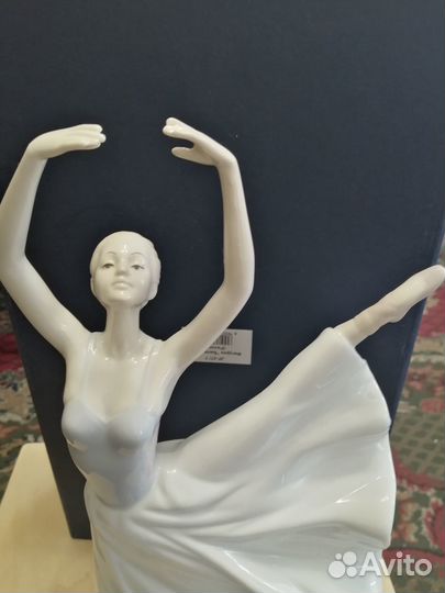 Фарфоровые статуэтки