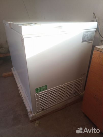 Морозильный ларь с глухой крышкой