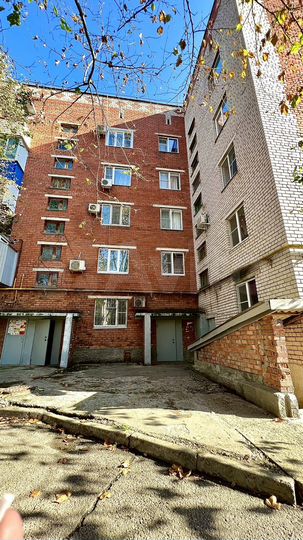 2-к. квартира, 56,7 м², 2/5 эт.