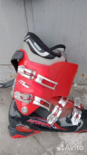 Горные лыжи с ботинками и палками