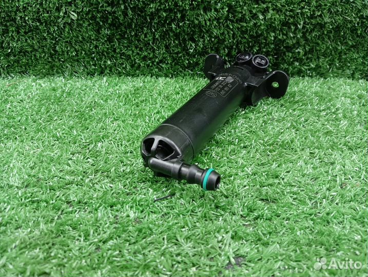 Форсунка омывателя фар передняя правая Audi A3 8V