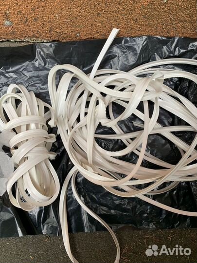 Плинсут от натяжной потолка